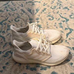 Adidas Primeblue Ultraboost Sneakers in iridescent white 10m/12w